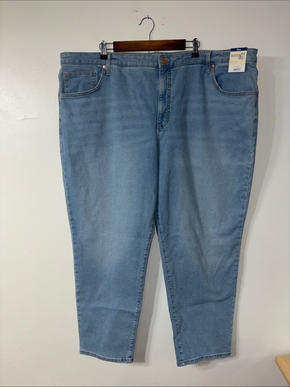 NEW Terra & Sky Straight Leg Jeans Blue Classic Medium Wash Size 26W